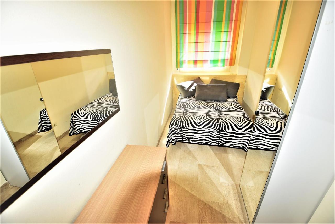 Apartamentos Sol Dorada Салоу Экстерьер фото